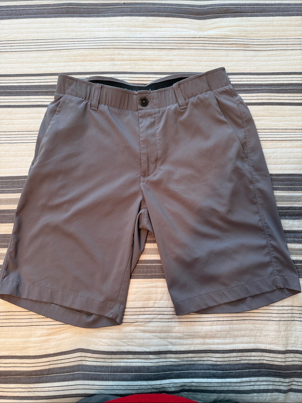 Under Armour Men's Gray Athletic Shorts